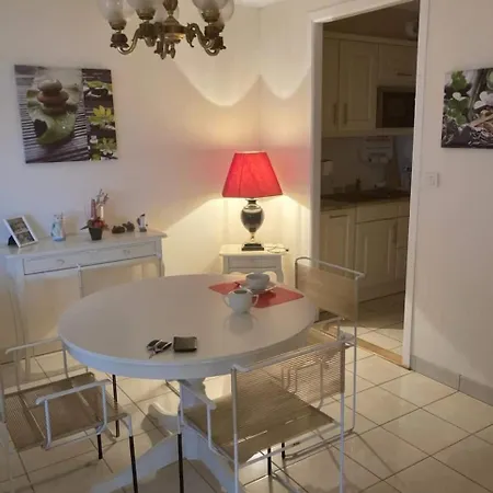 Apartment Escoublac T2 Pour 4 Personnes 1 Pour 2 Adultes 1 Pour 2 Enfants Jusqu'a 18 Ans A 150 M De L'ocean Grand Garage Inclus La Baule-Escoublac