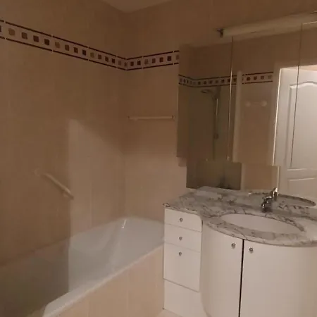 Escoublac T2 Pour 4 Personnes 1 Pour 2 Adultes 1 Pour 2 Enfants Jusqu'a 18 Ans A 150 M De L'ocean Grand Garage Inclus *